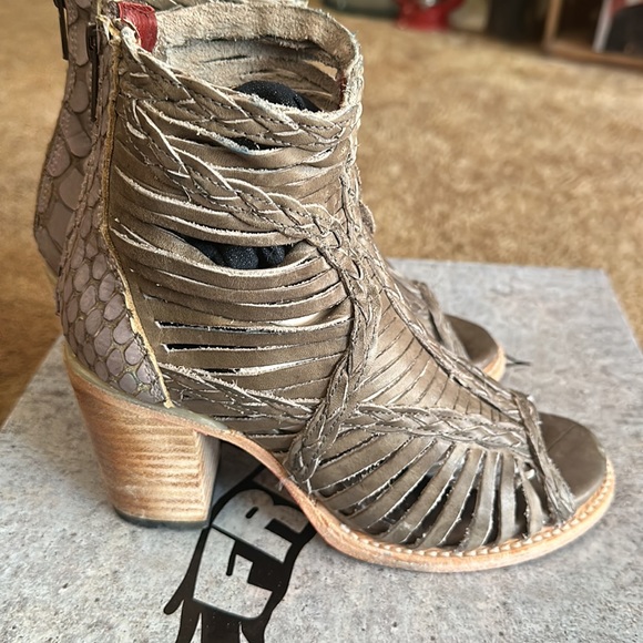 Freebird by Steven. Stone Multi, Bela - Picture 4 of 13